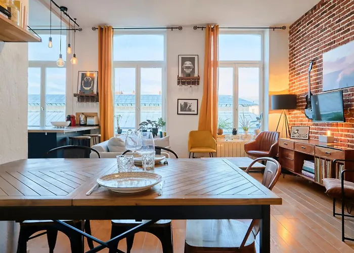 1 Bedroom Apartment Near Metro, Shops & Schools