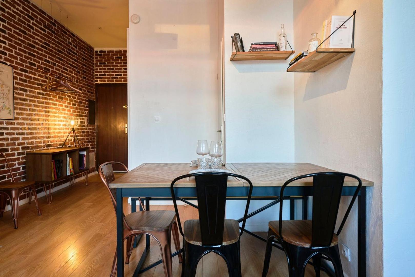1 Bedroom Near Metro, Shops & Schools Apartamento Lila