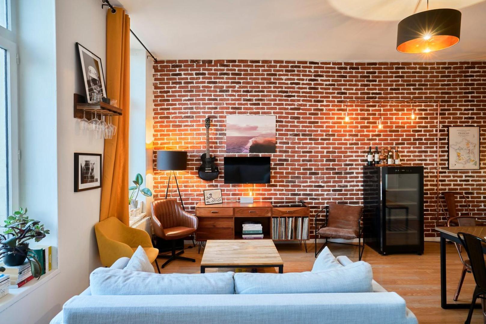 Apartamento 1 Bedroom Near Metro, Shops & Schools *