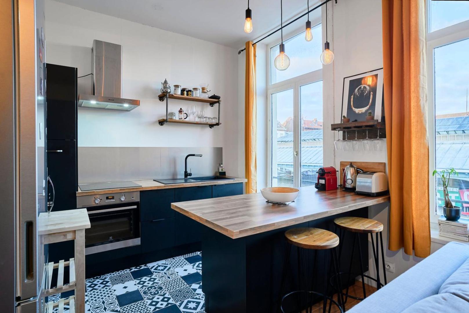 1 Bedroom Near Metro, Shops & Schools Apartamento Lila
