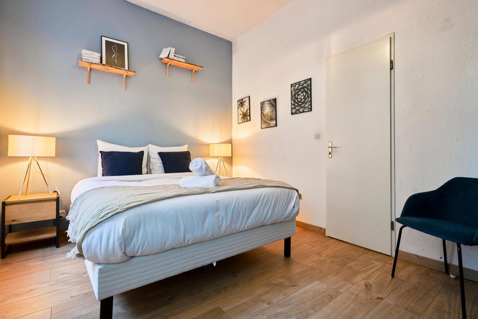 1 Bedroom Near Metro, Shops & Schools Apartamento *